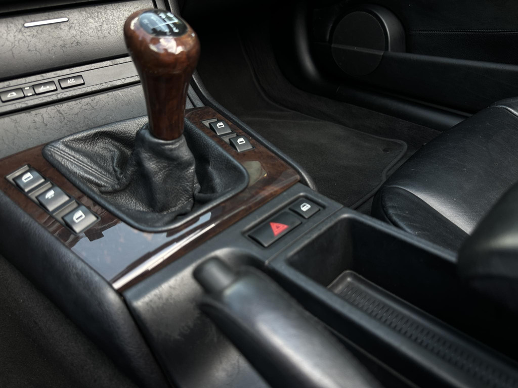 38351200-14.jpg