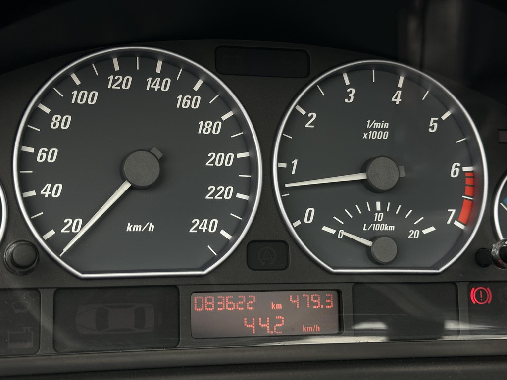 38351200-19.jpg